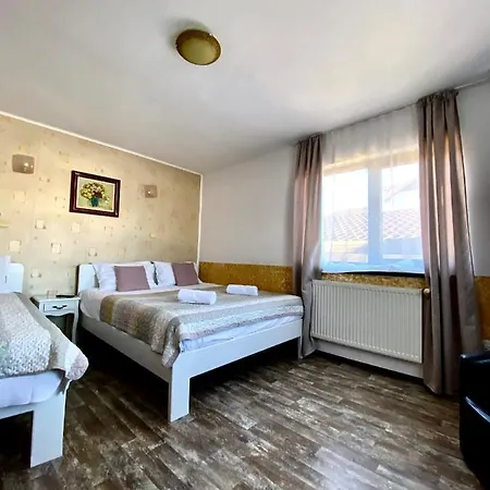 Restaurant Pensiunea Carmen Bed & Breakfast Ranca
